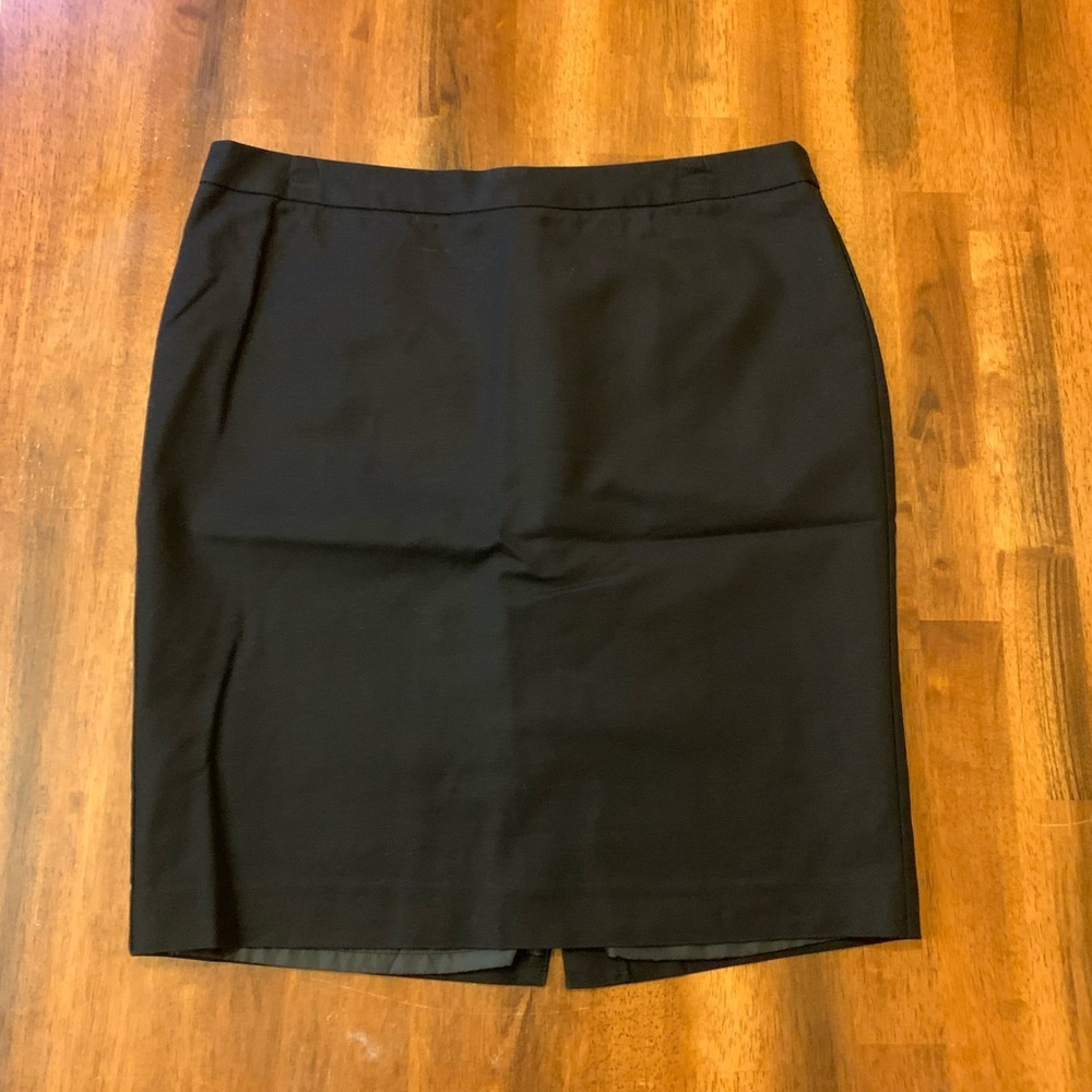Liz Claiborne Skirt 14 Black Mini Lined Professional Wear Back Zip Closure